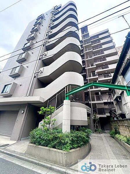 東京メトロ日比谷線「三ノ輪」駅徒歩8分、商業施設も徒歩圏内に揃っており生活環境良好です。