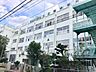 周辺：足立区立江南中学校 徒歩5分。 400m