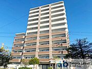 「高岡」駅徒歩7分の好立地マンション。安心のセキュリティが充実。ペット飼育可能(細則あり)。