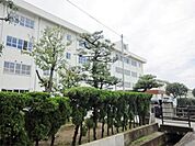 富山市立堀川中学校 徒歩24分。 1700m