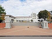 富山市立藤ノ木中学校 徒歩23分。 1830m