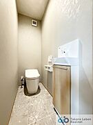 1階トイレ。 2か所にトイレがあり、朝のトイレラッシュを回避できそうです。