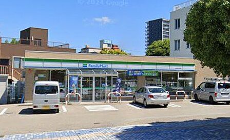 ファミリーマート高岡末広町店 徒歩6分。 500m