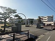 富山市立新庄小学校 徒歩31分。 2300m