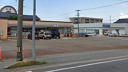 セブンイレブン高岡城東店 徒歩2分。 160m