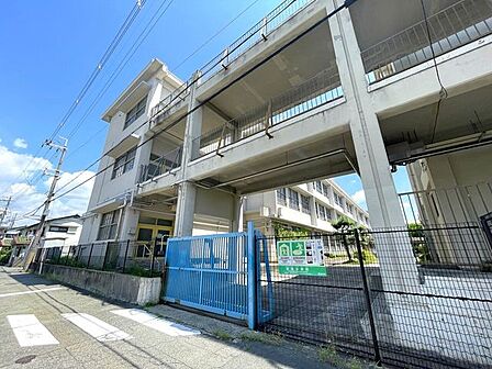 豊中市立蛍池小学校 1460m