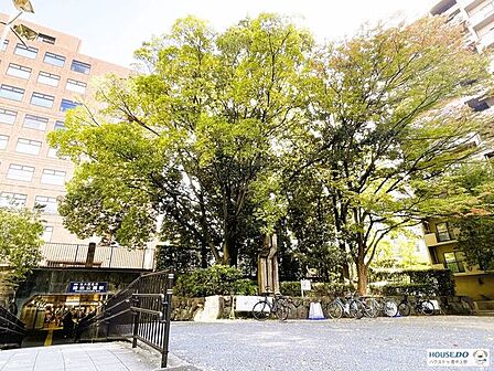 北大阪急行 緑地公園駅西口 440m