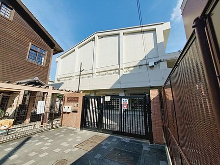 吹田市立認定こども園千里第二幼稚園 1570m