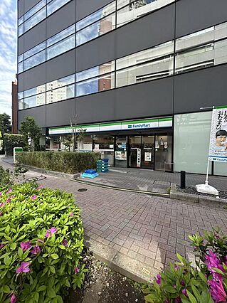 ファミリーマー...