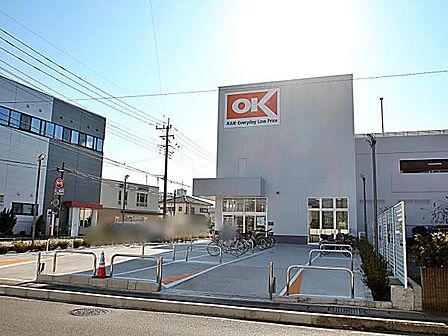 オーケー新座野火止店 徒歩10分。営業時間:8:30-21:30 食品をはじめ、惣菜や軽い日用品を販売しています。 駐車場:あり 740m
