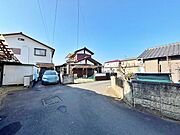 建築条件なしにつきお好きなハウスメーカーで建築可能！夢のマイホームを実現！整形地は形が整っているため、建物の配置やデザインが自由に行えます。建物の角度や間取りの制限が少なく、土地を有効に活用できます！
