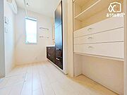 ～Wash room～大きな洗面　家族みんなが毎日使う洗面室。忙しい朝には使いやすい洗面で、ステキな一日のスタートをきりましょう。
