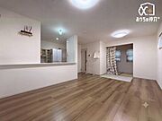 16帖の広々リビングリビング横には3帖の畳コーナーがあり、休憩スペースとしてもご活用可能！※掲載写真は一部家具消し加工をしております。