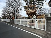 多摩みどり幼稚園 徒歩11分。【保育時間】9:00-14:00オープンスペースを取り入れた明るく広々とした空間です。 820m