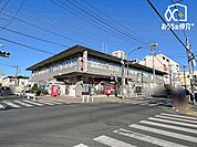 東村山郵便局 徒歩8分。【郵便】9時から19時【貯金】9時から16時【ATM】8時から21時、土日9時から19時 590m