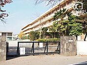 所沢市立南陵中学校 徒歩27分。西武池袋線「所沢駅」近くの広々とした敷地がある中学校でございます。周辺からの評判も良いです！ 2100m