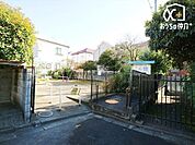 恩多町2丁目第3仲よし広場 徒歩6分。ベンチ・パーゴラ・遊具（ブランコ※使用中止・鉄棒・砂場）・水飲場・防火貯水槽 460m