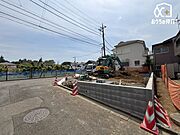 公園が点在しており、遊歩道のある河川も近く自然豊かな環境です