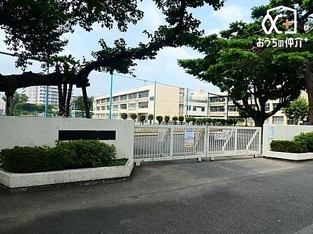 東村山市立八坂小学校 徒歩2分。【通学 区域】本町一丁目4から15、萩山町三丁目(一部)、栄町二丁目・三丁目(一部)、美住町一丁目・二丁目(一部) 160m