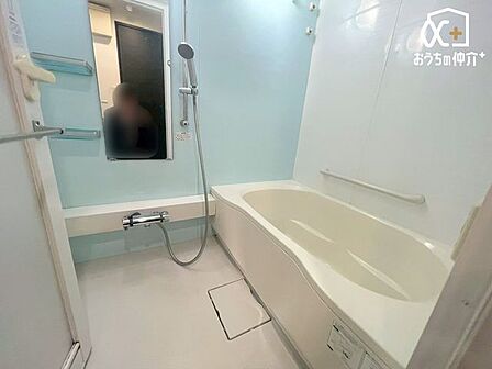 ~Bath~一日の疲れを洗い流すバスルーム。シャワー派の人もせっかくのゆったりバスタブの心地よさを味わってみては?きっと毎日、帰ってきてからの時間が一層楽しみになるはずです。