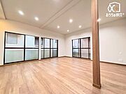 ～Living～上質な時間を育む暮らしのメインステージ。寛ぎとご家族とのコミュニケーションを育む居心地のよい場所。自然とみんなが集まる場所。