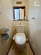 ■～Toilet～シンプルな内装のスッキリとしたトイレです。お手入れやお掃除が、簡単にできるシンプルなデザインのトイレです。