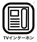 「TVモニター付きインターフォン」では来訪者が呼び鈴を鳴らすことでカメラが起動、玄関先に行かずに室内で顔の確認をすることができ、もし仮に来訪者が怪しければ居留守を使うことで危険回避にもつながります。