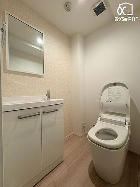 ~Toilet~清潔感のあるトイレです。もちろんウォシュレット機能付き