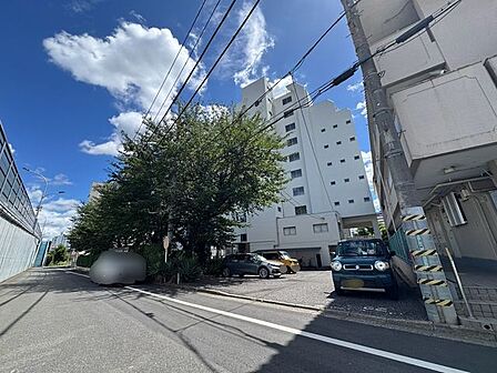 ～Appearance～開放感が魅力的。隣地と距離があり、他を気にしないゆったりとした生活を。通風の良い気持ち良い住環境です。