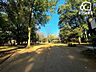 周辺：椿峰中央公園 徒歩10分。閑静な道並みの中にある広い公園。緑も豊かで落ち着く環境です。 730m