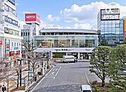 所沢駅(西武 池袋線) 徒歩17分。2025年に駅周辺で商業施設の建設が予定されている利便性の高い綺麗な駅でございます。 1300m
