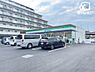 周辺：ファミリーマート　所沢金山町店 徒歩4分。金山町交差点近くのコンビニエンスストア。24時間営業。広々とした駐車場があります。 270m