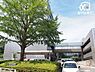 周辺：所沢市役所 徒歩35分。西武新宿線航空公園駅から徒歩3分で行けます。元々市内中心部に有りましたが、移転しました。様々な施設もあり便利な環境です。 2790m