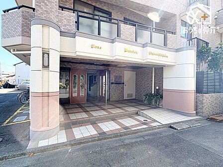 共用施設、敷地はきちんとお手入れの行き届いた物件になります。是非一度現地に足を運ばれてみませんか?当社スタッフがご案内いたします。