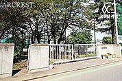 新座市立第三中学校 徒歩29分。【学校教育目標】　自ら学ぶ　心豊かに　たくましく 【目指す学校像】　生徒一人一人の力が伸びる学校 2280m
