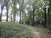 1号片山緑地 徒歩11分。 850m