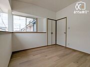 子ども部屋におすすめな洋室です！日当たりの良い明るいお部屋でお子様も快適に過ごせます。
