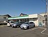 周辺：ファミリーマート朝霞膝折三丁目店 徒歩4分。 290m
