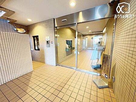 ~Entrance~共有施設・敷地はきちんとお手入れの行き届いた物件になります。是非一度現地に足を運ばれてみませんか?