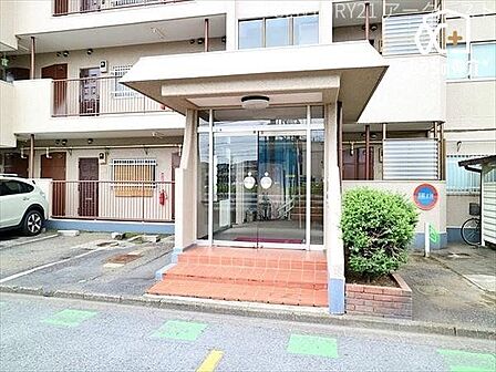 お手入れの行き届いたマンションです。