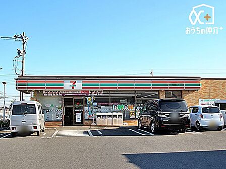 セブンイレブン新座畑中1丁目店 徒歩5分。みんな大好きセブンイレブン。ホットスナックが美味しい。有名店とのコラボや定期的なフェアも開催しているので飽きないですね。 380m