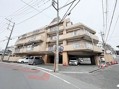 外観：4路線利用可能です。都心を通勤圏に、広がる大空の解放感を感じる閑静な住宅街です。