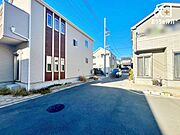 車通りの少ない落ち着いた環境。お車の出し入れも落ち着いてできる、ゆったりとした環境です。現地にて是非環境をお確かめください。