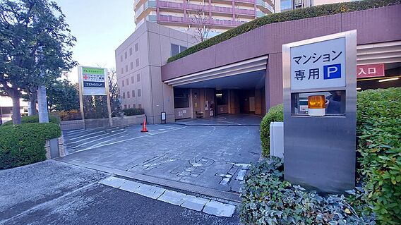 敷地内駐車場入...