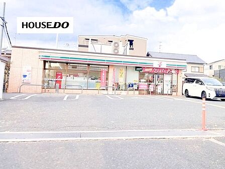 セブンイレブン茨木中穂積2丁目店前道も広く入り易いコンビニです♪ 880m