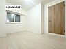 子供部屋：家具の配置がしやすい整った形の洋室。窓付きで換気もしやすく、快適に過ごせます。