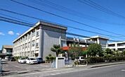 小学校「倉敷市立庄小学校まで2326ｍ」