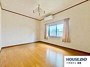 ”優しい色合いの室内です。統一感があり、空間がより広く感じられます。”