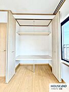 整理整頓がしやすく、収納したものを見渡せるので、その日のトータルコーディネートも楽々できます。毎日のお洋服選びも楽しくなりますね♪