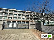 中学校「富士市立富士中学校まで1300m」